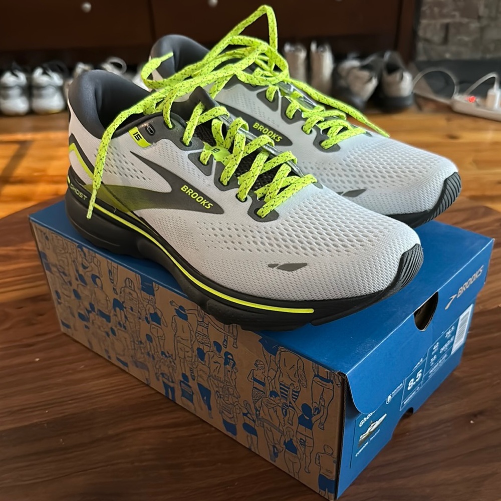 Brooks Ghost 15 Running Shoes (Men’s 8.5)